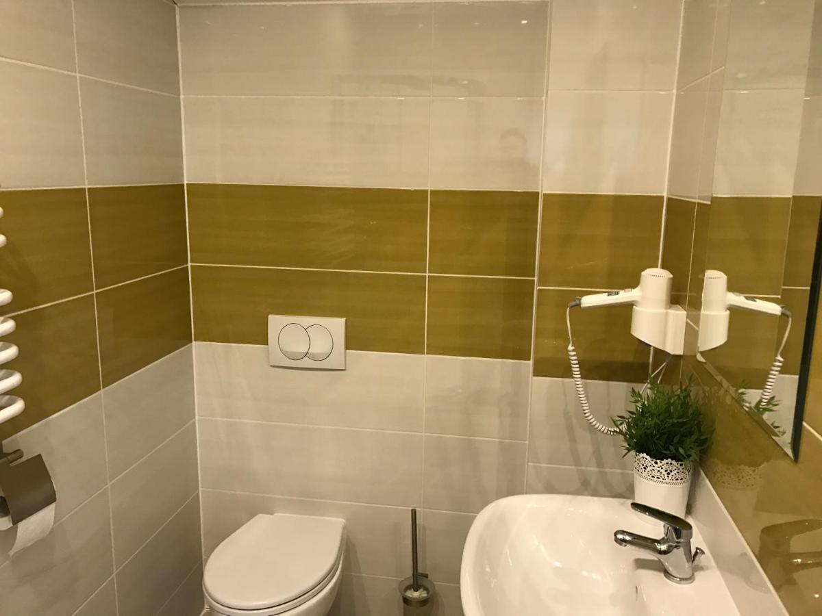 Gosciniec Krepa Hotel Lipsko Buitenkant foto
