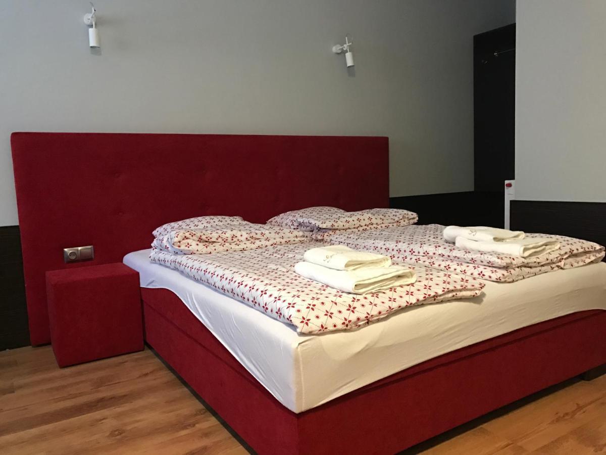 Gosciniec Krepa Hotel Lipsko Buitenkant foto