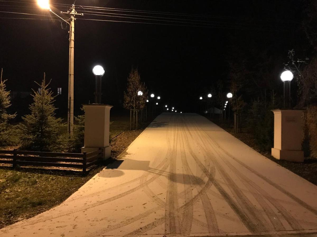 Gosciniec Krepa Hotel Lipsko Buitenkant foto